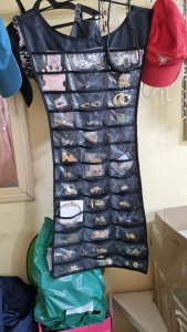 Diversos brincos finos